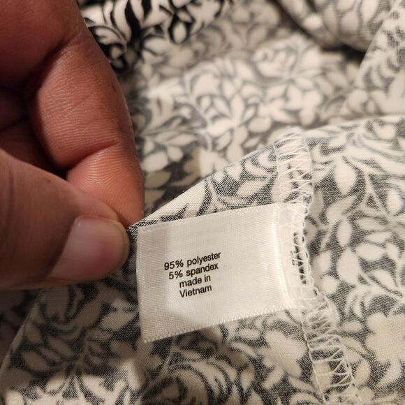 Lane Bryant Black White Cowl Neck Half Wrap Sleeveless Blouse Size 22/24 Floral - Picture 6 of 11